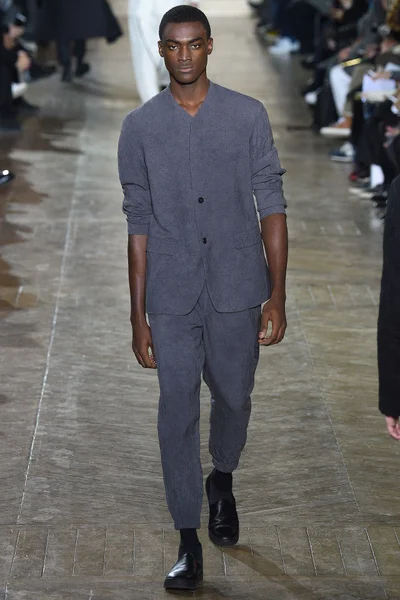 Look 27